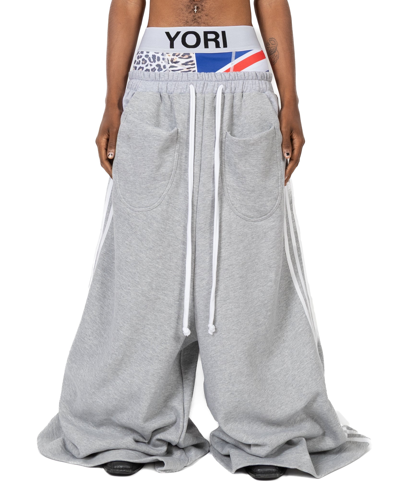 5stripe wide grey sweatpants
